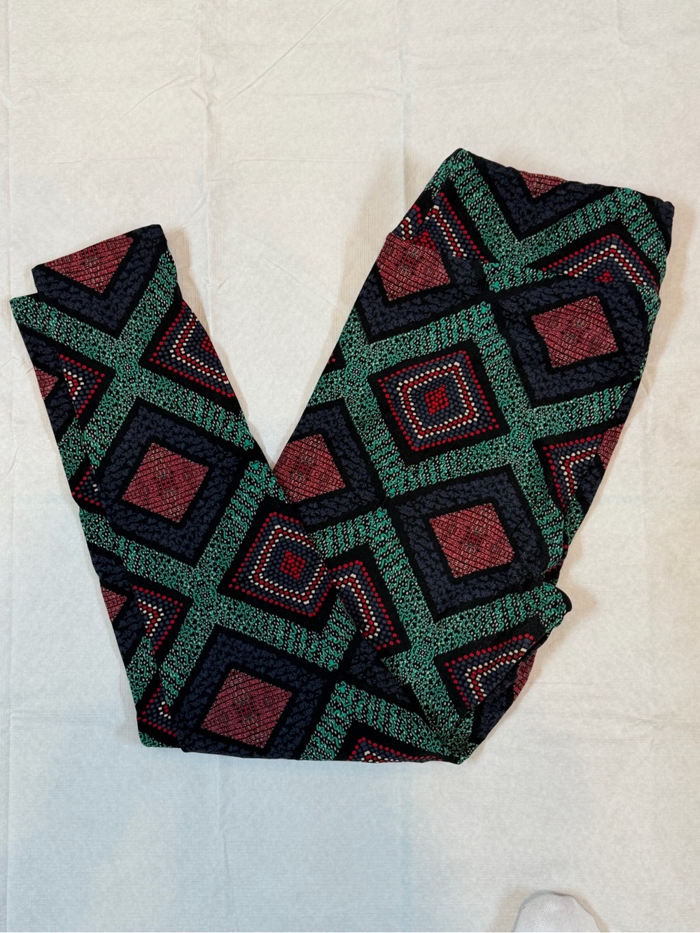 Lularoe-Women's Geometric Pattern Pants in Black, Green & Red, Tall & Curvy